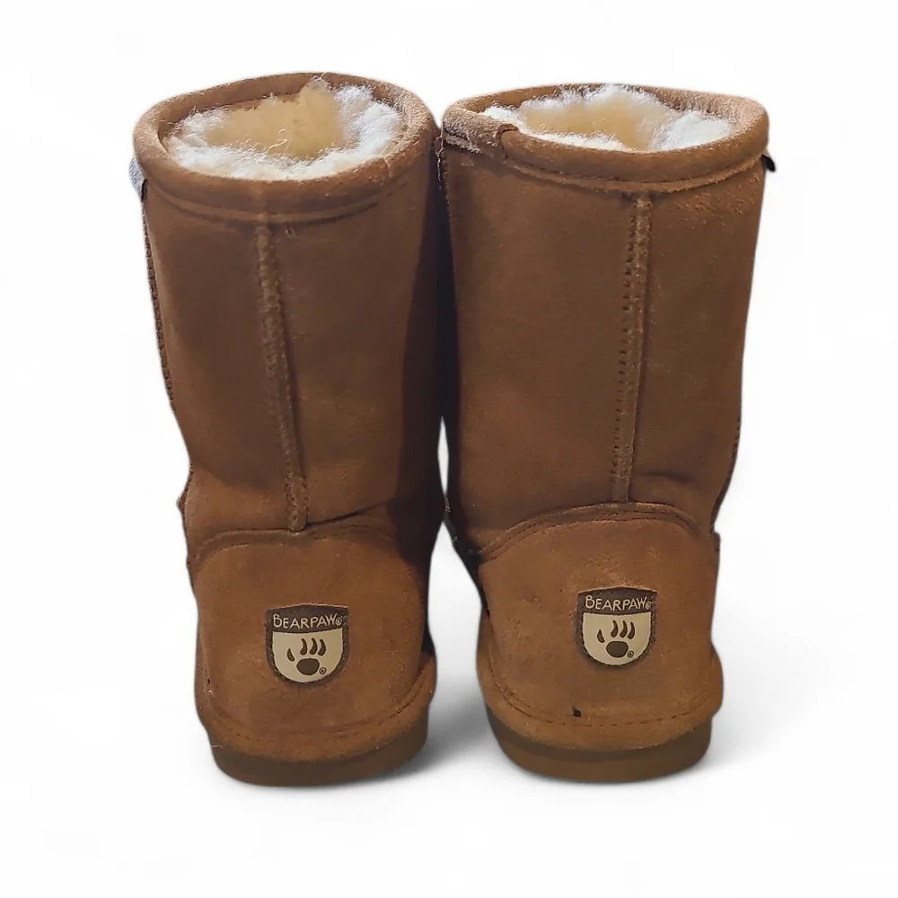 Bearpaw Emma Sheepskin Suede Short Boots Chestnut Youth 5 Wide Women's 6.5 Wide